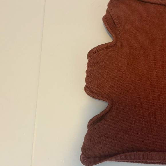 White Fox Cropped Top and Mini Skirt Set Top Size Medium, Skirt Size Small - Picture 3 of 8